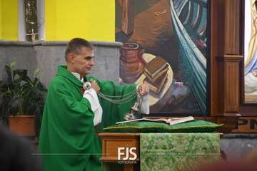 Lomo Magullo le da la bienvenida a su nuevo párroco/Francisco Javier Santana.